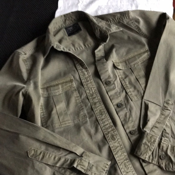 Abercrombie & Fitch Tops - Abercrombie olive green button down shirt